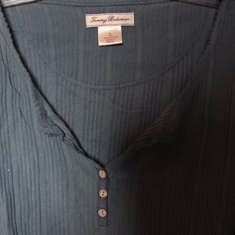 Tommy Bahama Long Sleeve - Picture 2 of 4